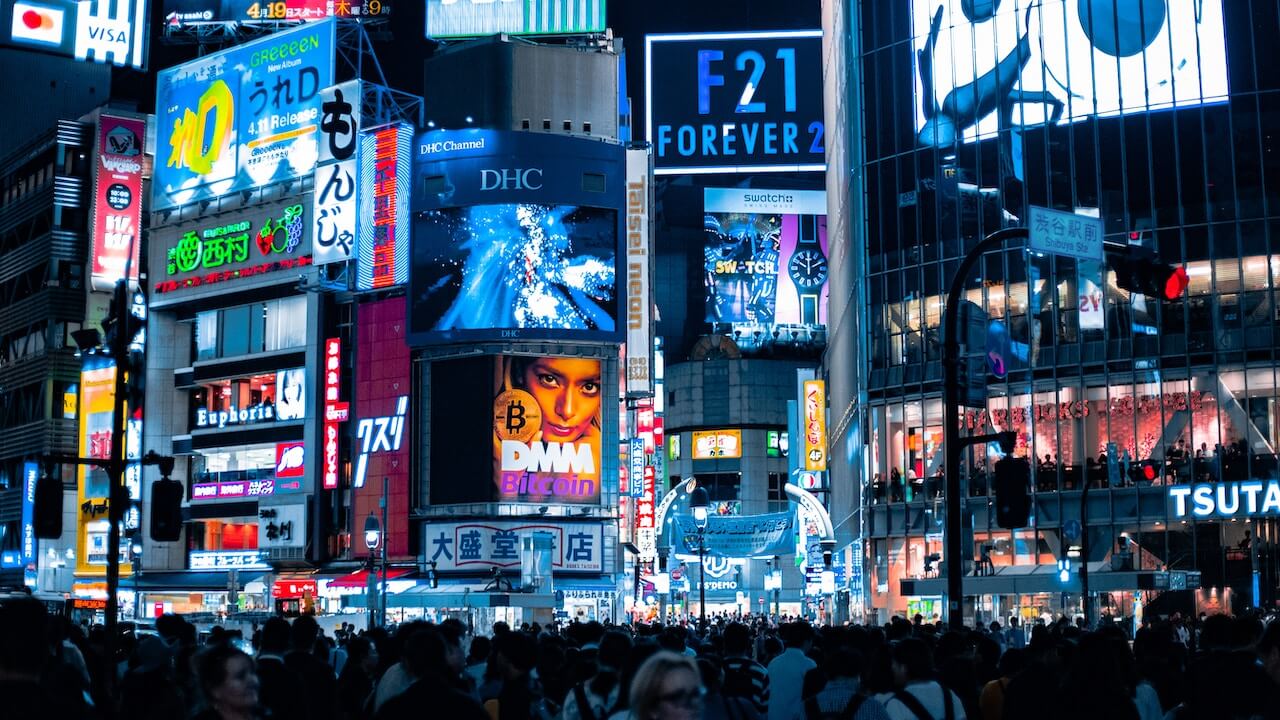 デジタルサイネージの仕組みは?構成や種類、解像度などを解説!
