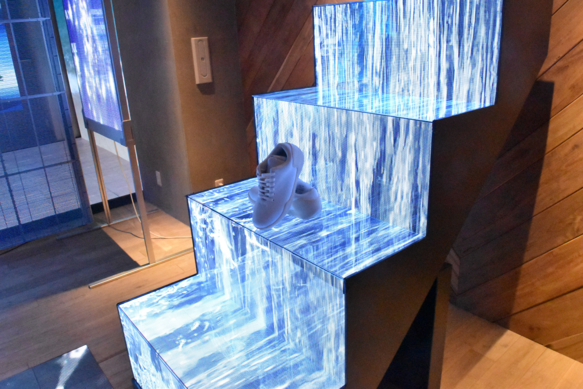 Shelf LED