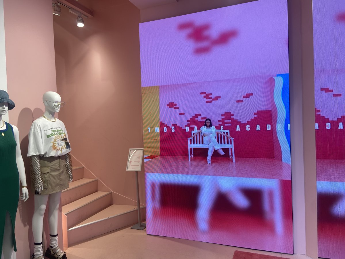 atmos pink Shibuya店内
