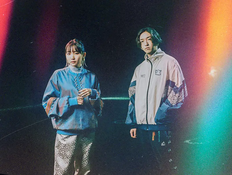 YOASOBIの二人