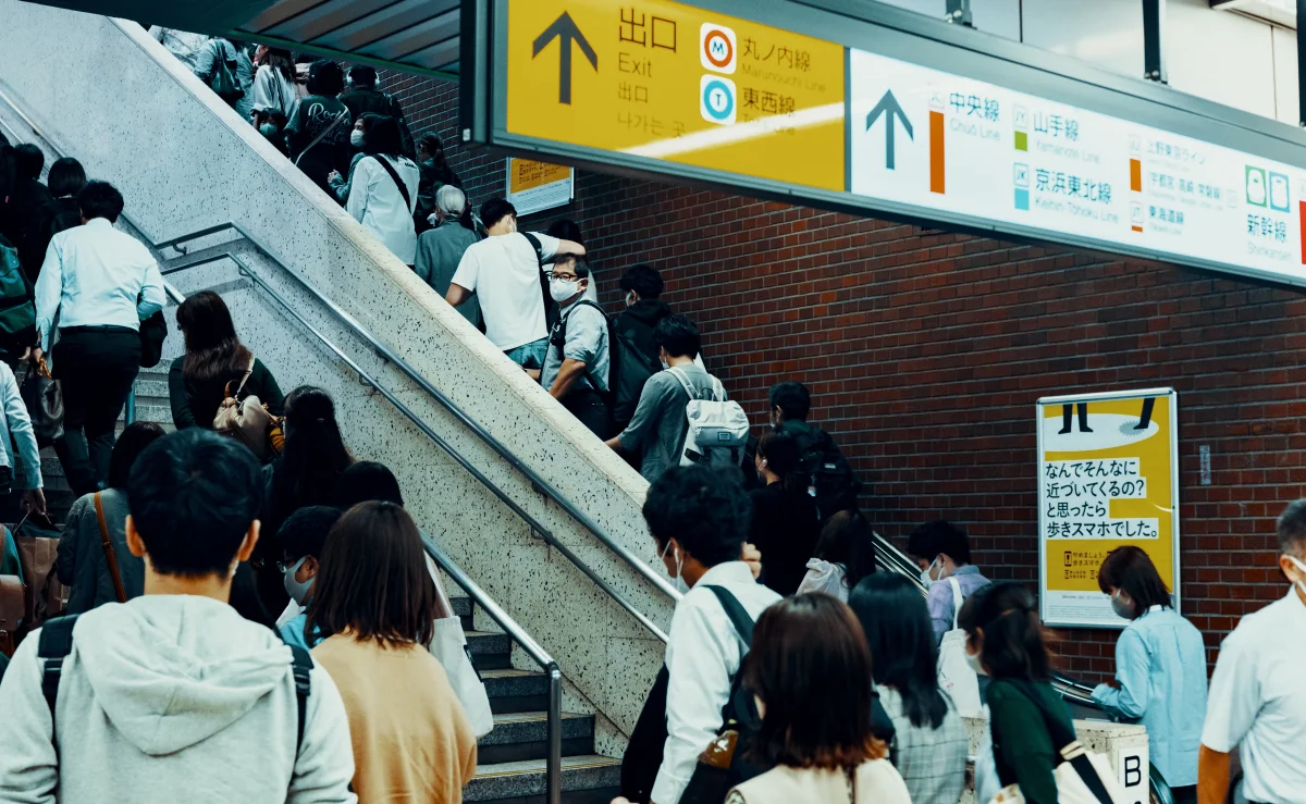 駅広告