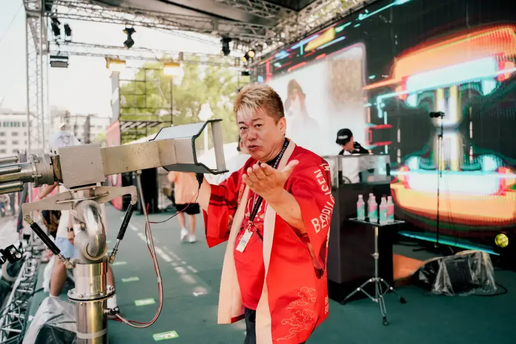 BUKKAKEFES. 2025_LED3