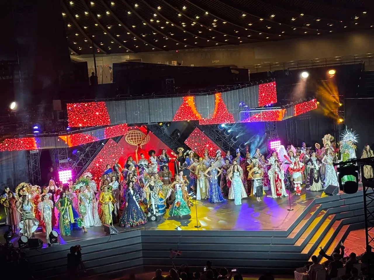 ミスインターナショナル_LED