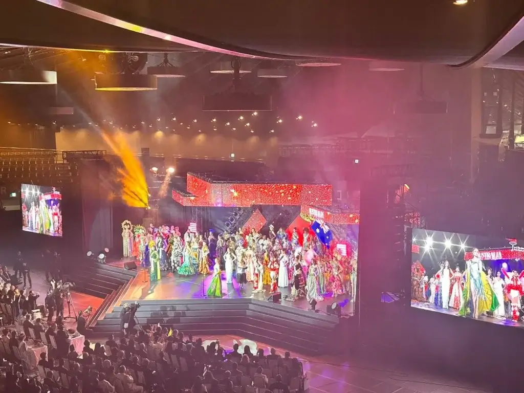 ミスインターナショナル_LED2